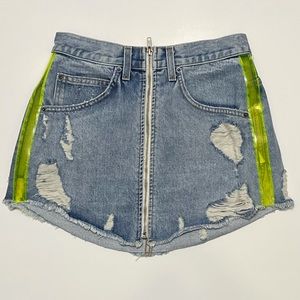 Carmar skirt distressed full zip front size 27